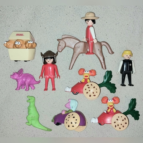 Lot of 49 Vintage Fast Food Collectibles McDonalds Wendy's Burger King Arbys - Picture 3 of 6